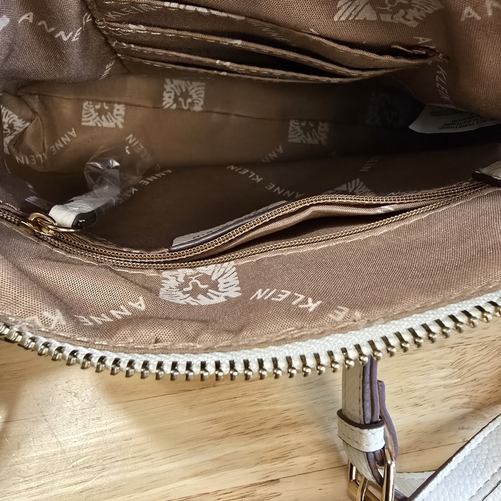 Anne Klein crossbody bags - Picture 7 of 8